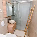 Апартаменты Sea Whisper Задар
