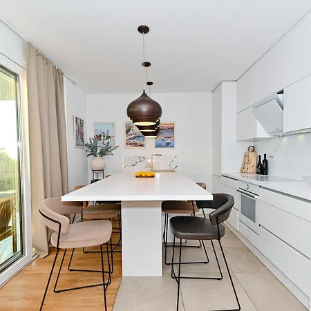 Sea Whisper 公寓 扎达尔