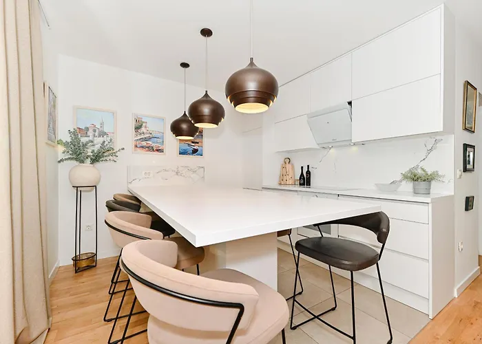 Sea Whisper Apartment *